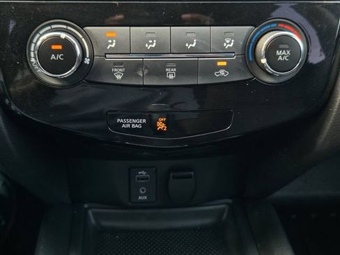 Used 2017 Nissan Rogue S AWD/4WD image 19