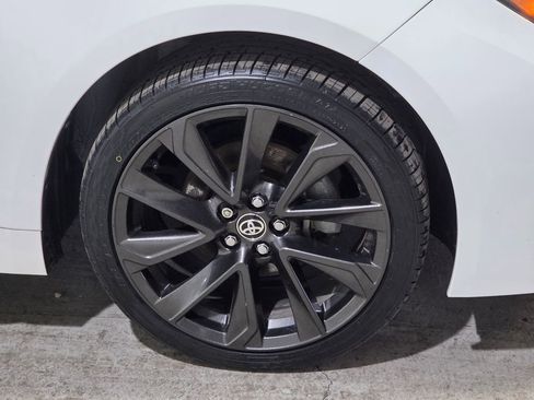 Used 2023 Toyota Corolla SE w/ SE Package image 14