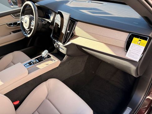 New 2026 Volvo XC90 B5 Core image 27