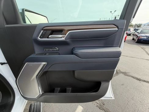 Used 2024 Chevrolet Silverado 1500 High Country w/ Technology Package AWD/4WD image 16