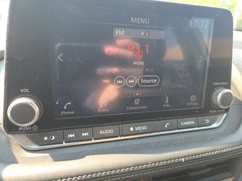 Used 2024 Nissan Rogue S FWD image 10