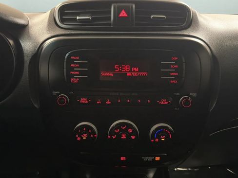 Used 2016 Kia Soul FWD image 14