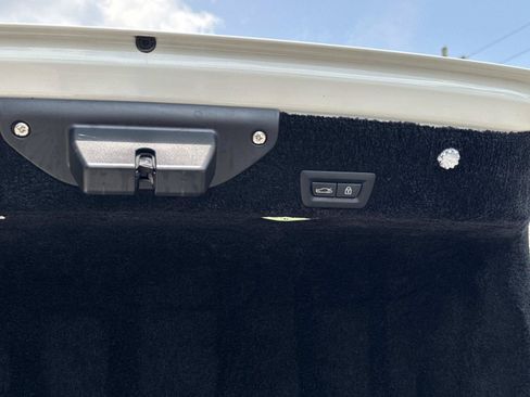 Used 2012 Rolls-Royce Ghost RWD image 17