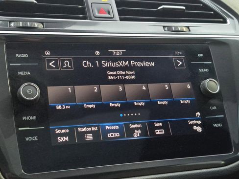 Used 2022 Volkswagen Tiguan SE R-Line image 25