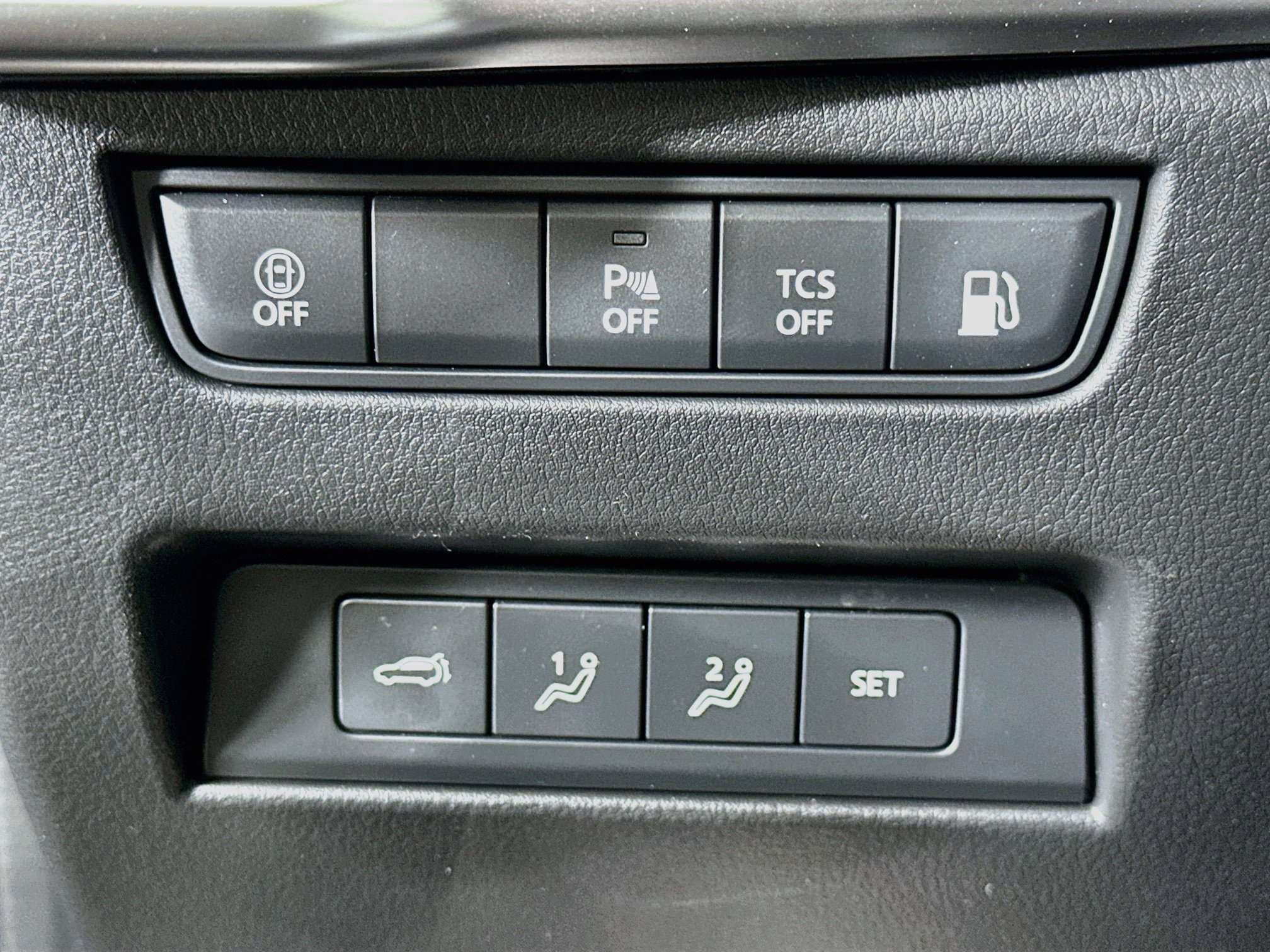 Used 2024 MAZDA CX-90 Plug-In Hybrid w/ Premium Pkg AWD/4WD image 17