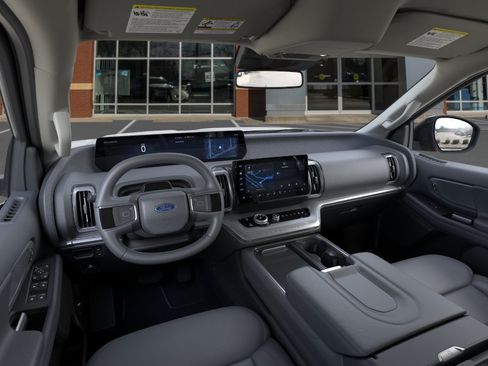New 2026 Ford Expedition Active RWD image 9