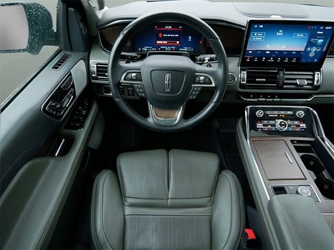 Used 2022 Lincoln Navigator Black Label image 13