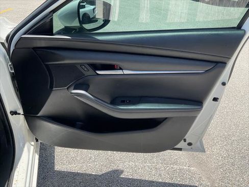 Used 2021 MAZDA MAZDA3 s FWD image 28