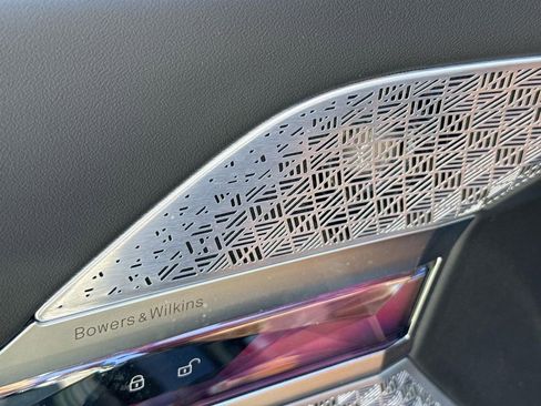 Used 2023 BMW 740i w/ Parking Assistance Package image 24