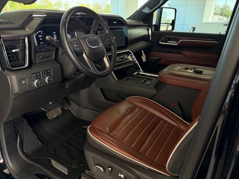 Used 2025 GMC Sierra 2500 Denali Ultimate AWD/4WD image 9