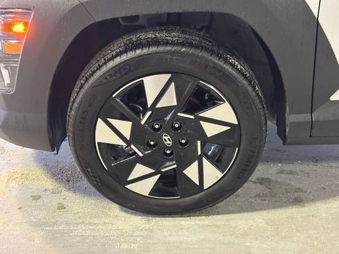 Used 2025 Hyundai Kona SEL image 30