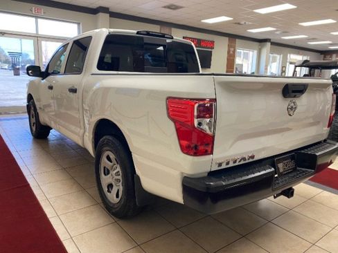 Used 2018 Nissan Titan S w/ S Utility Package image 3