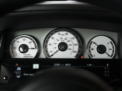 Used 2020 Rolls-Royce Dawn image 31