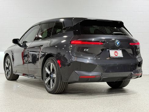 Used 2023 BMW iX xDrive50 w/ Premium Package AWD/4WD image 8
