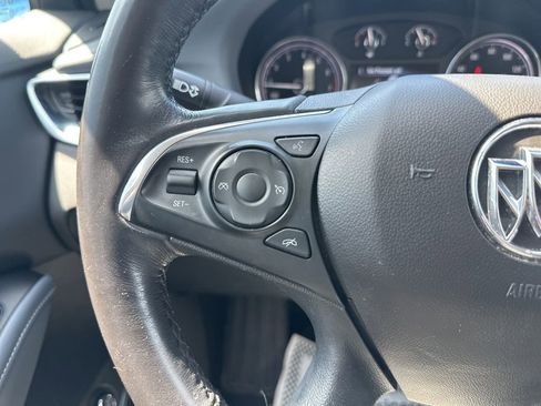 Used 2018 Buick Enclave Essence FWD image 17