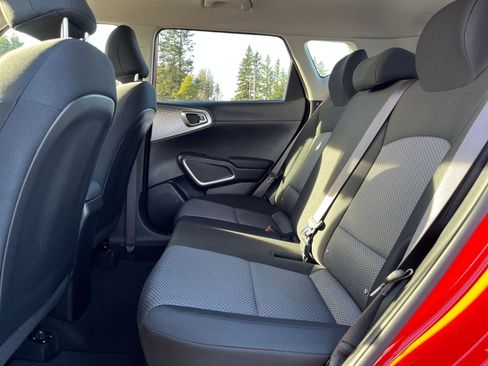 Used 2025 Kia Soul LX w/ LX Technology Package image 23