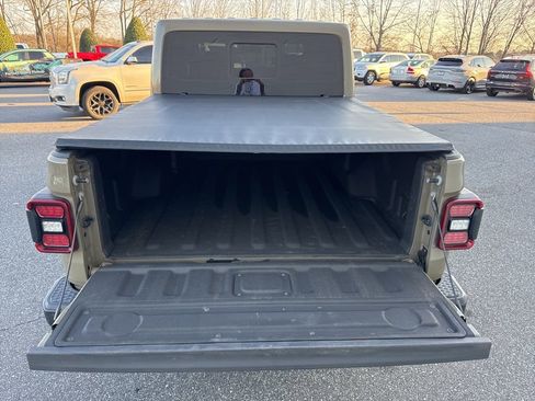 Used 2020 Jeep Gladiator Overland image 12