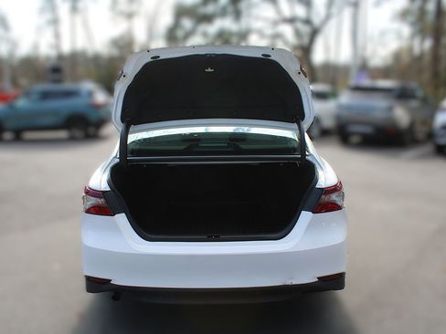 Used 2023 Toyota Camry LE image 9