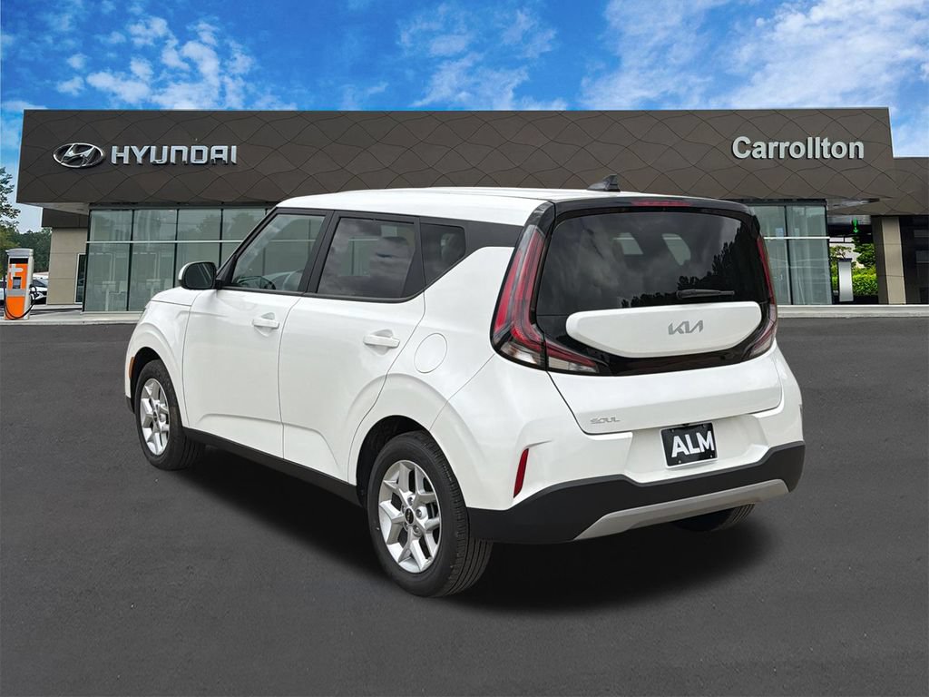 Used 2025 Kia Soul LX w/ LX Technology Package FWD image 7