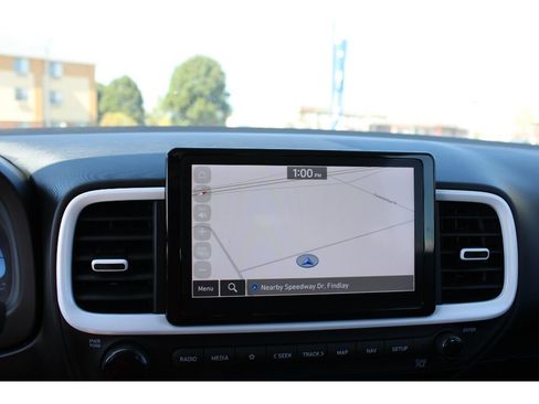 Used 2024 Hyundai Venue Limited image 26