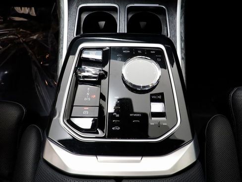 Certified 2023 BMW 760i xDrive AWD/4WD image 14