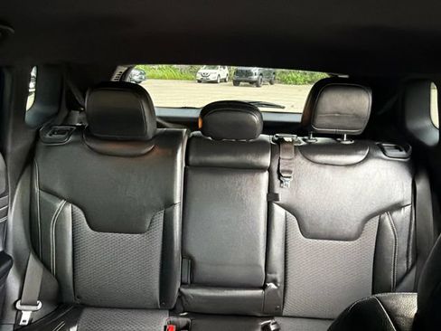 Used 2023 Jeep Compass Latitude w/ Convenience Group AWD/4WD image 37