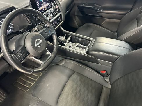 Used 2024 Nissan Pathfinder SV FWD image 14