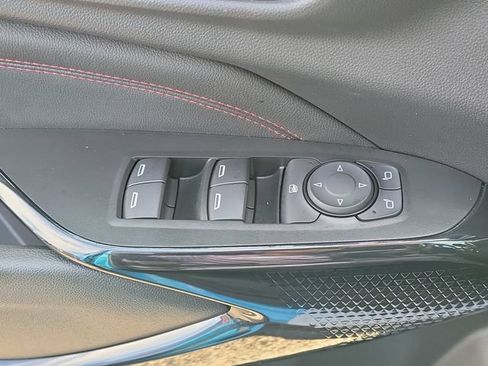 Used 2025 Chevrolet Trax RS w/ Driver Confidence Package FWD image 18