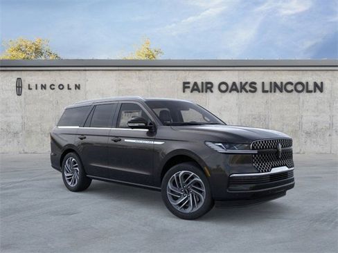New 2025 Lincoln Navigator Reserve image 7