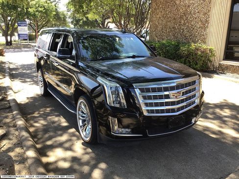 Used 2018 Cadillac Escalade ESV Luxury w/ LPO, Radiant Package RWD image 6