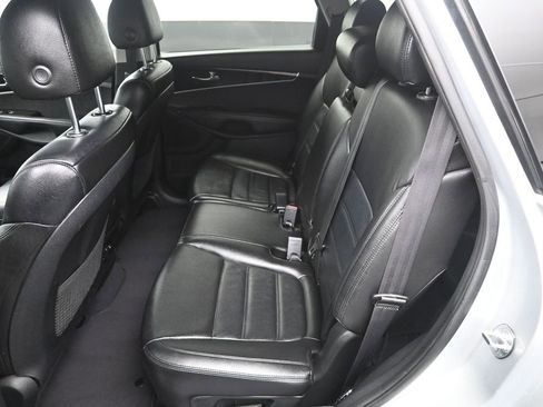 Used 2020 Kia Sorento LX w/ LX I4 Convenience Package image 28