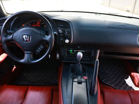 Used 2005 Honda S2000 image 2