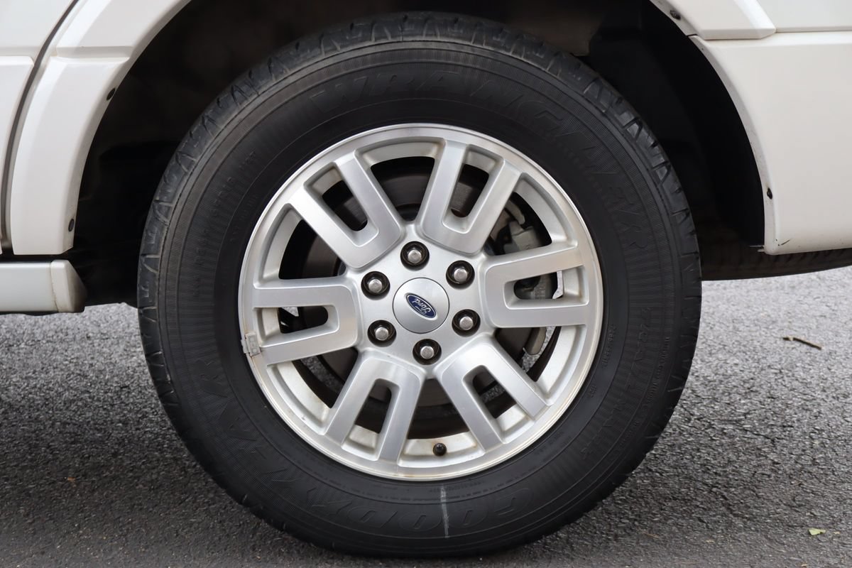 Used 2014 Ford Expedition Limited w/ Equipment Group 301A RWD image 42