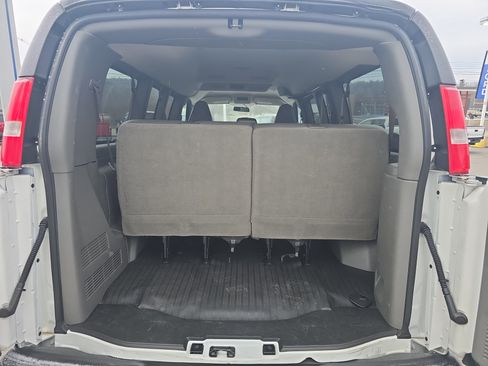 Used 2023 Chevrolet Express 3500 LS image 5