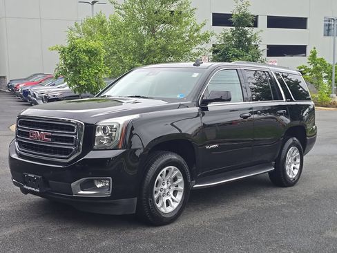 Used 2017 GMC Yukon SLT AWD/4WD image 2