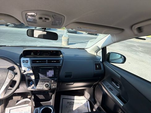 Used 2016 Toyota Prius V Three FWD image 12