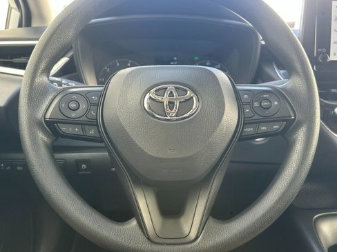 Used 2025 Toyota Corolla LE w/ Convenience Package FWD image 22