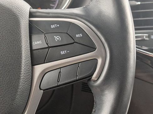 Used 2022 Jeep Grand Cherokee Laredo X AWD/4WD image 18