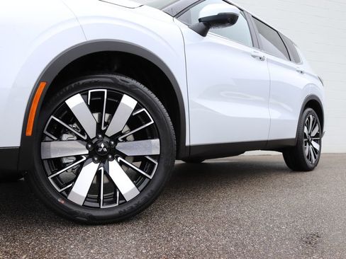 New 2026 Mitsubishi Outlander SE image 44