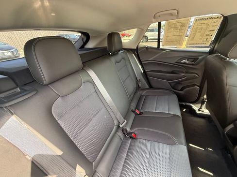 Used 2025 Chevrolet Trax LT w/ LT Convenience Package FWD image 31