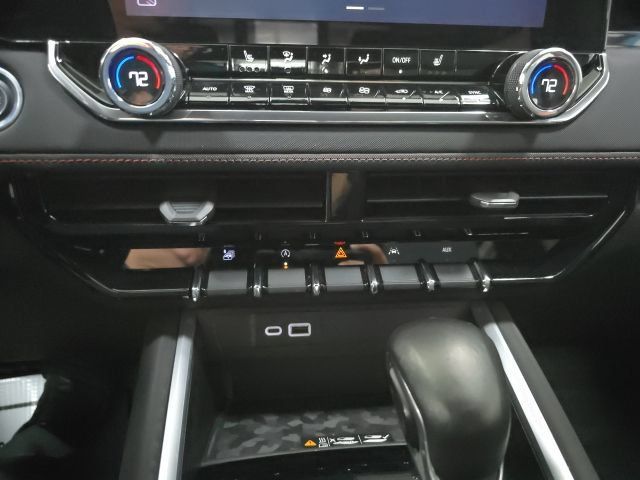 Used 2023 Chevrolet Colorado Z71 w/ Z71 Convenience Package 2 AWD/4WD image 21