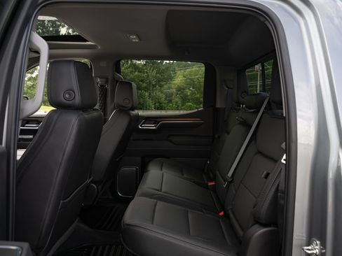 Used 2025 GMC Sierra 1500 Denali w/ Denali Reserve Package AWD/4WD image 37