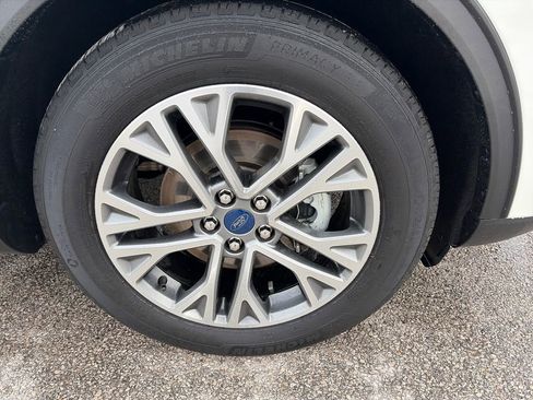 Used 2022 Ford Escape SEL image 9