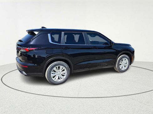 New 2026 Mitsubishi Outlander ES FWD image 7