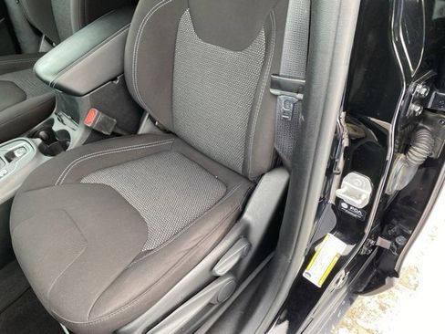 Certified 2021 Jeep Cherokee Latitude w/ Safety Group image 17