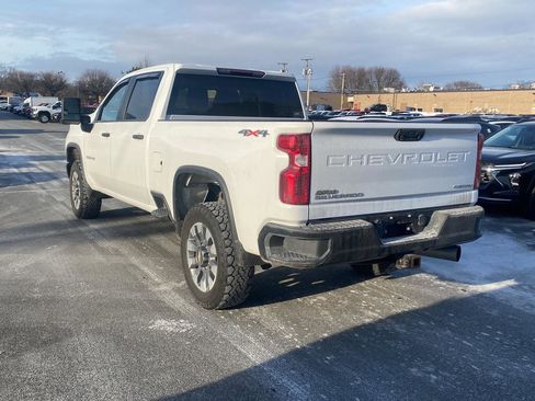 Used 2023 Chevrolet Silverado 2500 Custom w/ Custom Value Package image 8
