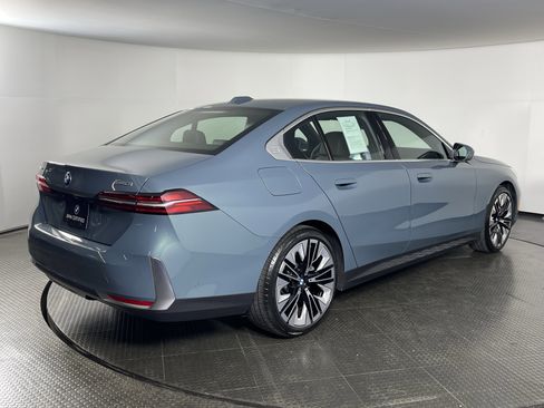 Certified 2025 BMW 540i xDrive image 5