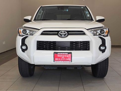 Certified 2022 Toyota 4Runner SR5 AWD/4WD image 6