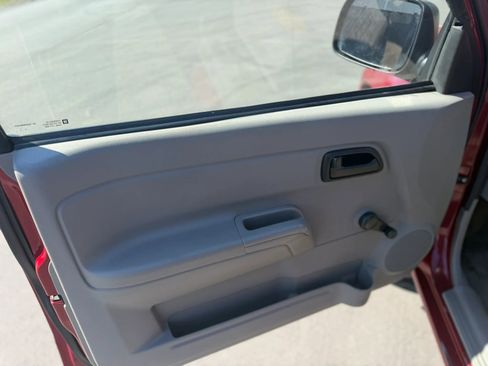 Used 2004 Chevrolet Colorado 4x4 Extended Cab w/ Comfort Convenience Package image 32