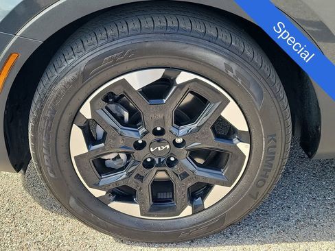 Used 2024 Kia Sorento S w/ Panoramic Sunroof Package FWD image 12